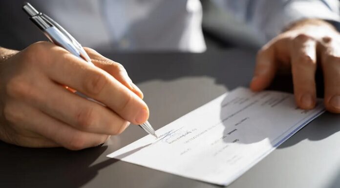 ਜਲੰਧਰ ‘ਚ ਚੈੱਕ ‘ਤੇ ਜਾਅਲੀ ਦਸਤਖਤ ਕਰਕੇ ਵਿਅਕਤੀ ਨੇ ਆਪਣੇ ਪਰਿਵਾਰ ਦਾ ਹੀ ਕੀਤਾ ਖਾਤਾ ਸਾਫ