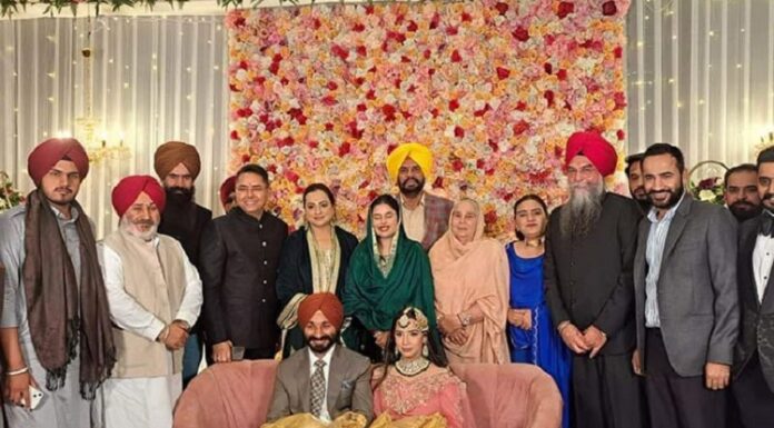 ਆਪ ਵਿਧਾਇਕ ਅੰਮ੍ਰਿਤਪਾਲ ਸੁਖਾਨੰਦ ਵਿਆਹ ਦੇ ਬੰਧਨ ‘ਚ ਬੱਝੇ, CM ਮਾਨ ਦੀ ਮਾਤਾ ਤੇ ਪਤਨੀ ਸਮੇਤ ਕਈ ਮੰਤਰੀ ਪਹੁੰਚੇ