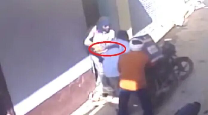 ਲੁਧਿਆਣਾ : ਬਾਈਕ ਸਵਾਰ ਬਦਮਾਸ਼ਾਂ ਨੇ ਤੇਜ਼ਧਾਰ ਹਥਿਆਰਾਂ ਨਾਲ ਡਲਿਵਰੀ ਬੁਆਏ ‘ਤੇ ਕੀਤਾ ਹਮਲਾ, ਲੁੱਟੇ 32 ਹਜ਼ਾਰ