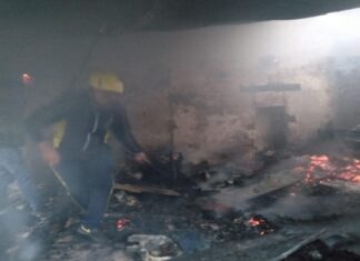 ਸਿਲੰਡਰ ਫਟਣ ਨਾਲ ਭਿਆਨਕ ਅੱਗ, 4 ਬੱਚੀਆਂ ਜਿਊਂਦੇ ਸੜੀਆਂ, ਫਾਇਰ ਬ੍ਰਿਗੇਡ ਦੀਆਂ ਗੱਡੀਆਂ ‘ਚ ਪਾਣੀ ਘੱਟ ਹੋਣ ਕਾਰਨ ਵਿਗੜੇ ਹੋਰ ਹਾਲਾਤ