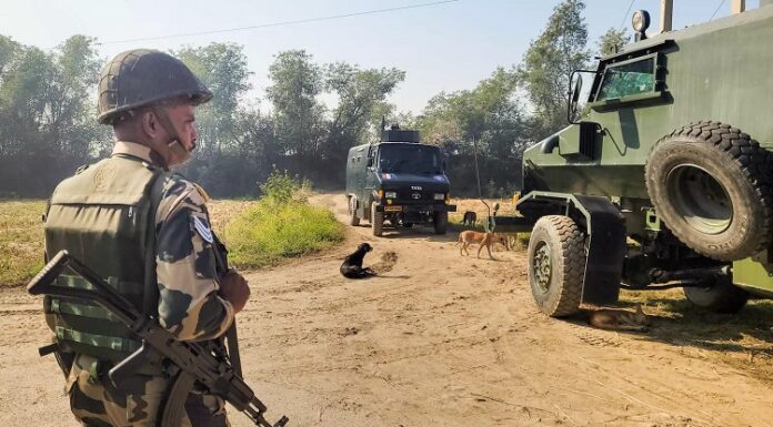 ਜੰਮੂ-ਕਸ਼ਮੀਰ ‘ਚ ਵੱਡਾ ਹਾਦਸਾ : ਪੁੰਛ ਤੋਂ ਰਾਜੌਰੀ ਜਾ ਰਹੀ ਫੌਜ ਦੀ ਗੱਡੀ ਨੂੰ ਲੱਗੀ ਅੱਗ, 3 ਜਵਾਨ ਸ਼ਹੀਦ