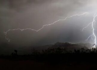 ਖੇਤਾਂ ‘ਚ ਬਿਜਲੀ ਡਿੱਗਣ ਕਾਰਨ 9 ਕਿਸਾਨਾਂ ਦੀ ਮੌਤ