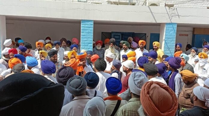 ਮੋਰਿੰਡਾ ‘ਚ ਬੇਅਦਬੀ ਦੀ ਘਟਨਾ ਵਿਰੁੱਧ ਸੰਗਤਾਂ ਦਾ ਧਰਨਾ ਦੂਜੇ ਦਿਨ ਵੀ ਜਾਰੀ, ਸਥਿਤੀ ਤਣਾਅਪੂਰਨ