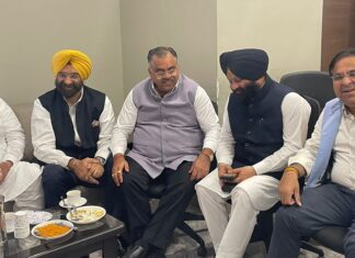 ਅਕਾਲੀ ਦਲ ਨੂੰ ਇਕ ਹੋਰ ਝਟਕਾ : ਸੀਨੀਅਰ ਅਕਾਲੀ ਲੀਡਰ ਚਰਨਜੀਤ ਅਟਵਾਲ ਦੇ ਬੇਟੇ ਇੰਦਰ ਅਟਵਾਲ ਭਾਜਪਾ ‘ਚ ਹੋਏ ਸ਼ਾਮਲ