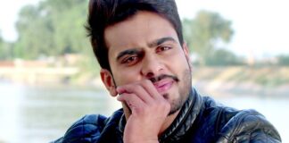 ਪੰਜਾਬੀ ਗਾਇਕ ਮਨਕੀਰਤ ਔਲਖ ਦੀ ਗੱਡੀ ਦਾ ਅਣਪਛਾਤਿਆਂ ਕੀਤਾ ਪਿੱਛਾ, ਗੰਨਮੈਨ ਵਲੋਂ ਰੋਕਣ ‘ਤੇ ਫਰਾਰ