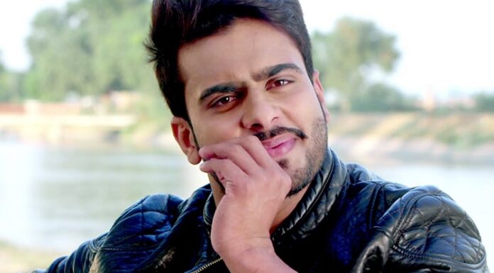 ਪੰਜਾਬੀ ਗਾਇਕ ਮਨਕੀਰਤ ਔਲਖ ਦੀ ਗੱਡੀ ਦਾ ਅਣਪਛਾਤਿਆਂ ਕੀਤਾ ਪਿੱਛਾ, ਗੰਨਮੈਨ ਵਲੋਂ ਰੋਕਣ ‘ਤੇ ਫਰਾਰ