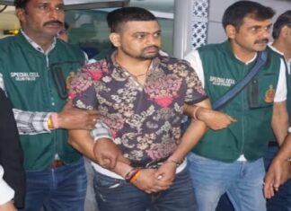 ਗੈਂਗਸਟਰ ਦੀਪਕ ਬਾਕਸਰ ਨੂੰ ਮੈਕਸੀਕੋ ਤੋਂ ਫੜ ਕੇ ਭਾਰਤ ਲਿਆਂਦਾ, 10 ਮਾਮਲਿਆਂ ਸੀ ਲੋੜੀਂਦਾ