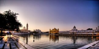 ਹਰਿਮੰਦਿਰ ਸਾਹਿਬ ‘ਚ ਐਂਟਰੀ ਨੂੰ ਲੈ ਕੇ ਵਿਵਾਦ : ਲੜਕੀ ਨੂੰ ਦਰਬਾਰ ਸਾਹਿਬ ਜਾਣ ਤੋਂ ਰੋਕਿਆ