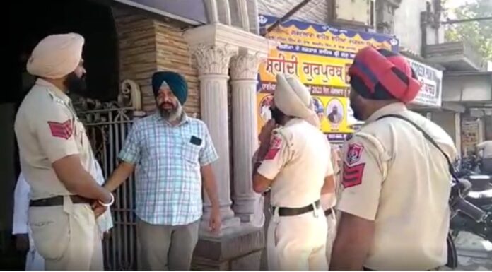 ਕਪੂਰਥਲਾ : ਗੁਰਦੁਆਰਾ ਸਾਹਿਬ ‘ਚ ਨਿਹੰਗਾਂ ਵਿਚਾਲੇ ਚੱਲੀਆਂ ਤਲਵਾਰਾਂ, ਕਈ ਗੰਭੀਰ ਜ਼ਖਮੀ