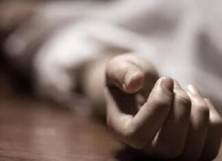 ਝੱਜਰ : ਪਤੀ ਨੇ ਪਹਿਲਾਂ ਪਤਨੀ ਤੇ 2 ਬੱਚਿਆਂ ਨੂੰ ਗਲ਼ਾ ਘੁੱਟ ਕੇ ਮੌ.ਤ ਦੇ ਘਾਟ ਉਤਾਰਿਆ, ਫਿਰ ਖੁਦ ਵੀ ਲਗਾ ਲਿਆ ਫਾਹਾ