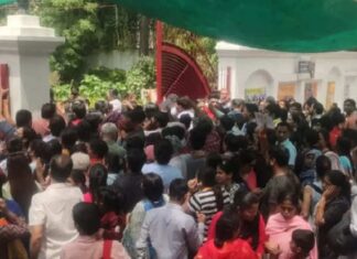 ਸਕੂਲ ‘ਚ ਬੰਬ ਹੋਣ ਦੀ ਖਬਰ ਨੇ ਮਚਾਇਅ ਹੜਕੰਪ, ਸਕੂਲ ਵੱਲ ਭੱਜੇ ਮਾਪੇ, ਬੰਬ ਨਿਰੋਧਕ ਦਸਤਾ ਜਾਂਚ ‘ਚ ਜੁਟਿਆ