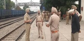 ਲੁਧਿਆਣਾ : ਦੋਰਾਹਾ ਦੇ ਰੇਲਵੇ ਟ੍ਰੈਕ ‘ਤੇ ਮਿਲੀ ਬਿਨਾਂ ਸਿਰ ਦੇ ਲਾਸ਼, ਤੇਜ਼ਧਾਰ ਹਥਿਆਰ ਨਾਲ ਵੱਢਿਆ ਗਲ਼ਾ