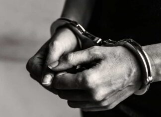 OBC ਦਾ ਜਾਅਲੀ ਸਰਟੀਫਿਕੇਟ ਬਣਾ ਕੇ ਨੌਕਰੀ ਲੈਣ ਵਾਲਾ ਪਾਇਲਟ ਗ੍ਰਿਫਤਾਰ, 17 ਸਾਲਾਂ ਤੋਂ ਏਅਰ ਇੰਡੀਆ ‘ਚ ਕਰ ਰਿਹਾ ਸੀ ਜੌਬ