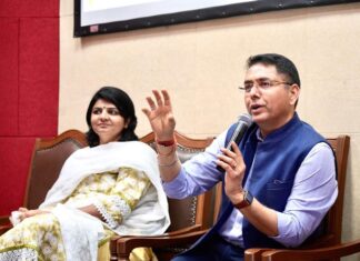 ਨੌਜਵਾਨਾਂ ਲਈ ਰੋਜ਼ਗਾਰ ਦੇ ਮੌਕੇ ਪੈਦਾ ਕਰਨ ਵਾਸਤੇ ਅਧਿਕਾਰੀਆਂ ਨੂੰ ਉਦਯੋਗਾਂ ਨਾਲ ਸੰਪਰਕ ਸਾਧਣ ਦੇ ਆਦੇਸ਼