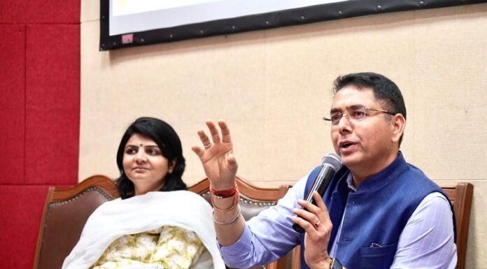 ਨੌਜਵਾਨਾਂ ਲਈ ਰੋਜ਼ਗਾਰ ਦੇ ਮੌਕੇ ਪੈਦਾ ਕਰਨ ਵਾਸਤੇ ਅਧਿਕਾਰੀਆਂ ਨੂੰ ਉਦਯੋਗਾਂ ਨਾਲ ਸੰਪਰਕ ਸਾਧਣ ਦੇ ਆਦੇਸ਼