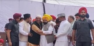 ਈਦ ਮੌਕੇ ਜਲੰਧਰ ਮਸਜਿਦ ਪਹੁੰਚੇ CM ਮਾਨ, ਬੋਲੇ- ‘ਖੁਦਾ ਸਾਰਿਆਂ ਨੂੰ ਰਹਿਮਤ ਬਖਸ਼ੇ’