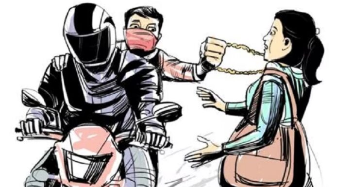 ਲੁਧਿਆਣਾ : ਸੈਰ ਕਰਦੀ ਔਰਤ ਨੂੰ ਦਾਤ ਦਿਖਾ ਨੌਜਵਾਨਾਂ ਨੇ ਚੇਨ ਤੇ ਵਾਲੀਆਂ ਲੁੱਟੀਆਂ