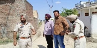 ਗੁਰਦਾਸਪੁਰ ‘ਚ ਪਤਨੀ ਤੇ ਪੁੱਤਰ ਦਾ ਹੱਤਿਆਰਾ ASI ਪਿੰਡ ‘ਚ ਲੁਕਿਆ, ਪੁਲਿਸ ਨੇ ਕੀਤੀ ਘੇਰਾਬੰਦੀ