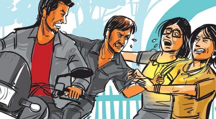 ਲੁਧਿਆਣਾ : ਮੰਦਿਰ ਮੱਥਾ ਟੇਕਣ ਜਾਂਦੀ ਔਰਤ ਦੀ ਧੌਣ ‘ਤੇ ਦਾਤ ਰੱਖ ਕੇ ਲੁੱਟੀਆਂ ਸੋਨੇ ਦੀਆਂ ਵਾਲੀਆਂ