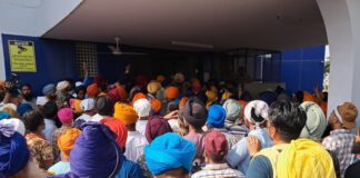 ਮੋਰਿੰਡਾ ਬੇਅਦਬੀ ਦੇ ਮੁਲਜ਼ਮ ਨੂੰ ਥਾਣੇ ਲਿਜਾਣ ਸਮੇਂ ਲੋਕਾਂ ਤੇ ਪੁਲਿਸ ਵਿਚਾਲੇ ਹੋਈ ਧੱਕਾ-ਮੁੱਕੀ