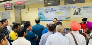 ਅੰਮ੍ਰਿਤਸਰ ਤੋਂ ਸਪਾਈਸ-ਜੈੱਟ ਦਾ ਜਹਾਜ਼ 14 ਯਾਤਰੀਆਂ ਨੂੰ ਛੱਡ ਕੇ ਉੱਡਿਆ : ਸਟਾਫ ਬੋਲਿਆ – ਵੀਜ਼ੇ ‘ਚ ਨਾਵਾਂ ਦੀ ਹੈ ਗੜਬੜੀ