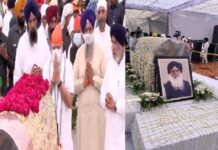ਚੰਡੀਗੜ੍ਹ : PM ਮੋਦੀ ਨੇ ਦਿੱਤੀ ਸਾਬਕਾ ਮੁੱਖ ਮੰਤਰੀ ਪ੍ਰਕਾਸ਼ ਸਿੰਘ ਬਾਦਲ ਨੂੰ ਸ਼ਰਧਾਂਜਲੀ ਭੇਂਟ