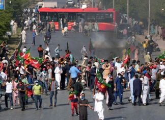 ਇਮਰਾਨ ਖਾਨ ਦੀ ਗ੍ਰਿਫਤਾਰੀ ਪਿੱਛੋਂ ਪਾਕਿਸਤਾਨ ‘ਚ ਹੰਗਾਮਾ, ਪੰਜਾਬ ‘ਚ ਫੌਜ ਤਾਇਨਾਤ