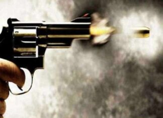 ਮੋਗਾ : ਮੰਦਿਰ ‘ਚ ਦਰਸ਼ਨਾਂ ਲਈ ਲਾਈਨ ‘ਚ ਖੜ੍ਹੇ ਵਿਅਕਤੀ ਨੂੰ ਮਾਰੀ ਗੋਲੀ, ਹੋਇਆ ਜ਼ਖਮੀ