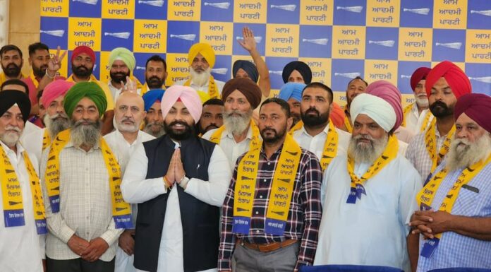 ਬ੍ਰੇਕਿੰਗ : ਸ਼ਾਹਕੋਟ ‘ਚ ਕਾਂਗਰਸ ਤੇ ਅਕਾਲੀ ਦਲ ਨੂੰ ਵੱਡਾ ਝਟਕਾ, 24 ਸਰਪੰਚ ਆਪ ‘ਚ ਸ਼ਾਮਲ