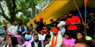 ਬ੍ਰੇਕਿੰਗ : ਮਹਿਲਾ ਪਹਿਲਵਾਨਾਂ ਦੇ ਧਰਨੇ ‘ਚ ਪੁੱਜੇ ਨਵਜੋਤ ਸਿੱਧੂ, ਦਿੱਤਾ ਸਮਰਥਨ