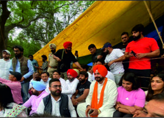 ਬ੍ਰੇਕਿੰਗ : ਮਹਿਲਾ ਪਹਿਲਵਾਨਾਂ ਦੇ ਧਰਨੇ ‘ਚ ਪੁੱਜੇ ਨਵਜੋਤ ਸਿੱਧੂ, ਦਿੱਤਾ ਸਮਰਥਨ