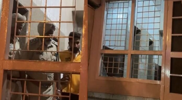 ਹਰਿਮੰਦਰ ਸਾਹਿਬ ਨੇੜੇ ਧਮਾਕਾ : ਕਈ ਸ਼ਰਧਾਲੂ ਜ਼ਖਮੀ, ਫੋਰੈਂਸਿਕ ਟੀਮਾਂ ਜਾਂਚ ‘ਚ ਜੁਟੀਆਂ