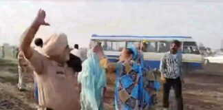 ਮਹਿਲਾ ਕਿਸਾਨ ਦੇ ਥੱਪੜ ਮਾਰਨ ਵਾਲਾ ਪੁਲਿਸ ਮੁਲਾਜ਼ਮ ਲਾਈਨ ਹਾਜ਼ਰ, ਪੁਲਿਸ ਕਾਰਵਾਈ ਖਿਲਾਫ ਰੇਲਾਂ ਰੋਕਣਗੇ ਕਿਸਾਨ