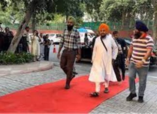 ਜਥੇਦਾਰ ਦੇ ਰਾਘਵ-ਪਰਿਣੀਤੀ ਦੀ ਮੰਗਣੀ ‘ਚ ਸ਼ਾਮਲ ਹੋਣ ‘ਤੇ ਵਿਵਾਦ; ਵਲਟੋਹਾ ਬੋਲੇ- ਹੁਣ ਇਸ ਕੌਮ ਦਾ ਰੱਬ ਹੀ ਰਾਖਾ !