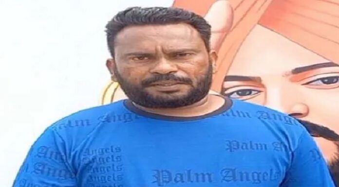 ਮੂਸੇਵਾਲਾ ਦੀ ਸੋਚ ਨੂੰ ਤਸਵੀਰਾਂ ਰਾਹੀਂ ਜ਼ਿੰਦਾ ਰੱਖ ਰਿਹੈ ਇਹ ਬੰਦਾ, ਕਹਿੰਦਾ- ਜਦ ਤੱਕ ਜੀਵਾਂਗਾ, ਸਿੱਧੂ ਦੀਆਂ ਹੀ ਬਣਾਵਾਂਗਾ ਪੇਂਟਿੰਗਜ਼