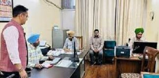 ਅੱਜ ਸਵੇਰੇ ਸਾਢੇ 7 ਵਜੇ ਖੁੱਲ੍ਹੇ ਸਰਕਾਰੀ ਦਫਤਰ, CM ਮਾਨ ਵੀ ਪਹੁੰਚੇ