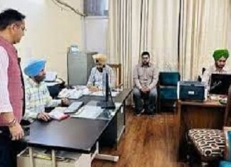 ਅੱਜ ਸਵੇਰੇ ਸਾਢੇ 7 ਵਜੇ ਖੁੱਲ੍ਹੇ ਸਰਕਾਰੀ ਦਫਤਰ, CM ਮਾਨ ਵੀ ਪਹੁੰਚੇ