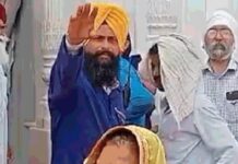 ਦਰਬਾਰ ਸਾਹਿਬ ‘ਚ ਫਿਰ ਇਕ ਪ੍ਰਵਾਸੀ ਬੰਦੇ ਕੋਲੋਂ ਮਿਲੀਆਂ ਬੀੜੀਆਂ, ਸੇਵਾਦਾਰਾਂ ਨੇ ਵਾਰਨਿੰਗ ਦੇ ਕੇ ਛੱਡਿਆ