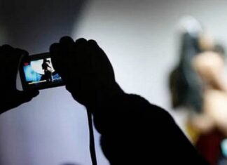 ਲੁਧਿਆਣਾ : ਹਨੀ ਟਰੈਪ ‘ਚ ਫਸਾ ਕੇ ਰਾਹਗੀਰਾਂ ਨੂੰ ਲੁੱਟਣ ਵਾਲੀ ਔਰਤ ਸਮੇਤ 4 ਵਿਅਕਤੀ ਗ੍ਰਿਫਤਾਰ