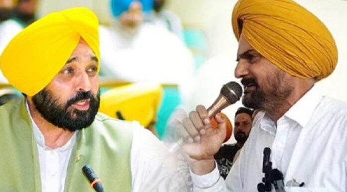 ‘ਆਪ’ ਦੇ IT ਸੈੱਲ ‘ਤੇ ਭੜਕਿਆ ਮੂਸੇਵਾਲਾ ਦਾ ਪਿਤਾ: ਕਿਹਾ- ਰਾਹੁਲ ਗਾਂਧੀ ਤੇ ਮੰਡ ਨਾਲ ਮੇਰੀ ਫੋਟੋ ਲਾ ਕੇ ਦੱਸਿਆ ਸਿੱਖਾਂ ਦਾ ਕਾਤਲ