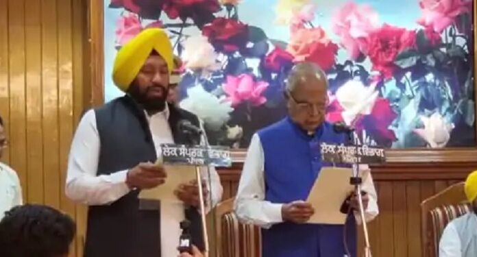 ਸਾਬਕਾ DCP ਬਲਕਾਰ ਤੇ ਬਾਦਲ ਨੂੰ ਹਰਾਉਣ ਵਾਲੇ ਖੁੱਡੀਆਂ ਬਣੇ ਮੰਤਰੀ, ਵਿਭਾਗਾਂ ਦੀ ਵੰਡ ਅਜੇ ਨਹੀਂ