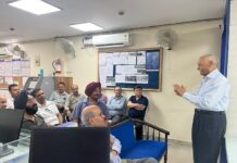 Customers bid an emotional farewell to bank manager after his promotion