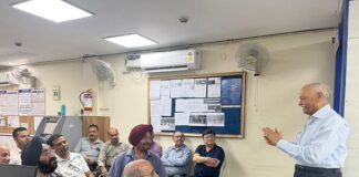 Customers bid an emotional farewell to bank manager after his promotion