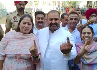 ਜਲੰਧਰ ‘ਚ ਵੋਟਿੰਗ ਜਾਰੀ, ਇਨ੍ਹਾਂ ਉਮੀਦਵਾਰਾਂ ਨੇ ਪਾਈ ਵੋਟ