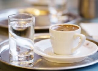 ਚਾਹ ਤੋਂ ਪਹਿਲਾਂ ਜਾਂ ਬਾਅਦ ‘ਚ ਪਾਣੀ ਪੀਣਾ ਜਾਣੋ ਸਹੀ ਹੈ ਜਾਂ ਗਲਤ