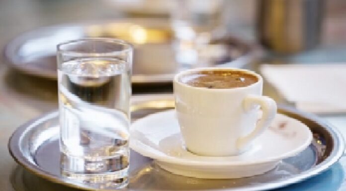 ਚਾਹ ਤੋਂ ਪਹਿਲਾਂ ਜਾਂ ਬਾਅਦ ‘ਚ ਪਾਣੀ ਪੀਣਾ ਜਾਣੋ ਸਹੀ ਹੈ ਜਾਂ ਗਲਤ