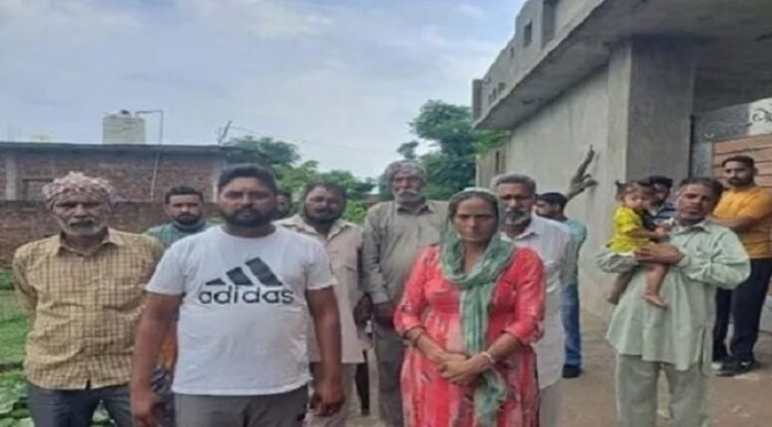 ਲੁਧਿਆਣਾ : ਨਸ਼ਾ ਨਾ ਮਿਲਿਆ ਤਾਂ ਸਮੱਗਲਰ ਦੇ ਘਰ ‘ਤੇ ਚਲਾਈਆਂ ਗੋਲ਼ੀਆਂ, ਰੌਲ਼ਾ ਪਿਆ ਤਾਂ ਪਿਸਤੌਲ ਤੇ ਬਾਈਕ ਛੱਡ ਕੇ ਭੱਜਾ