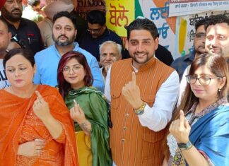 ਜਲੰਧਰ ਜ਼ਿਮਨੀ ਚੋਣ : ‘ਆਪ’ ਵਿਧਾਇਕ ਸ਼ੀਤਲ ਅੰਗੁਰਾਲ ਨੇ ਪਾਈ ਵੋਟ