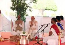 ਨਵੀਂ ਸੰਸਦ ‘ਤੇ ਕਾਂਗਰਸੀ ਨੇਤਾ ਦਾ ਵਿਵਾਦਤ ਟਵੀਟ : ਲਿਖਿਆ- ‘ਦੇਵਤੇ ਫੁੱਲਾਂ ਦੀ ਵਰਖਾ ਕਰਨ ਲੱਗੇ ਤੇ ਗਧੇ ਰੌਲਾ ਪਾਉਣ ਲੱਗੇ