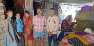 ਕਤਲ ਹੋਏ ਪੁੱਤ ਦੀ ਲਾਸ਼ ਲਿਆਉਣ ਲਈ ਵੀ ਨਹੀਂ ਹੋਇਆ ਪੈਸਿਆਂ ਦਾ ਪ੍ਰਬੰਧ, ਪੁਤਲਾ ਬਣਾ ਕੇ ਕੀਤਾ ਅੰਤਿਮ ਸੰਸਕਾਰ